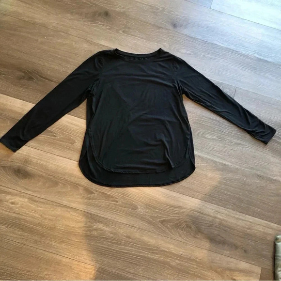 Layer 8 Black Athletic Long Sleeve Shirt With Thumb Holes Size Medium - Picture 2 of 11